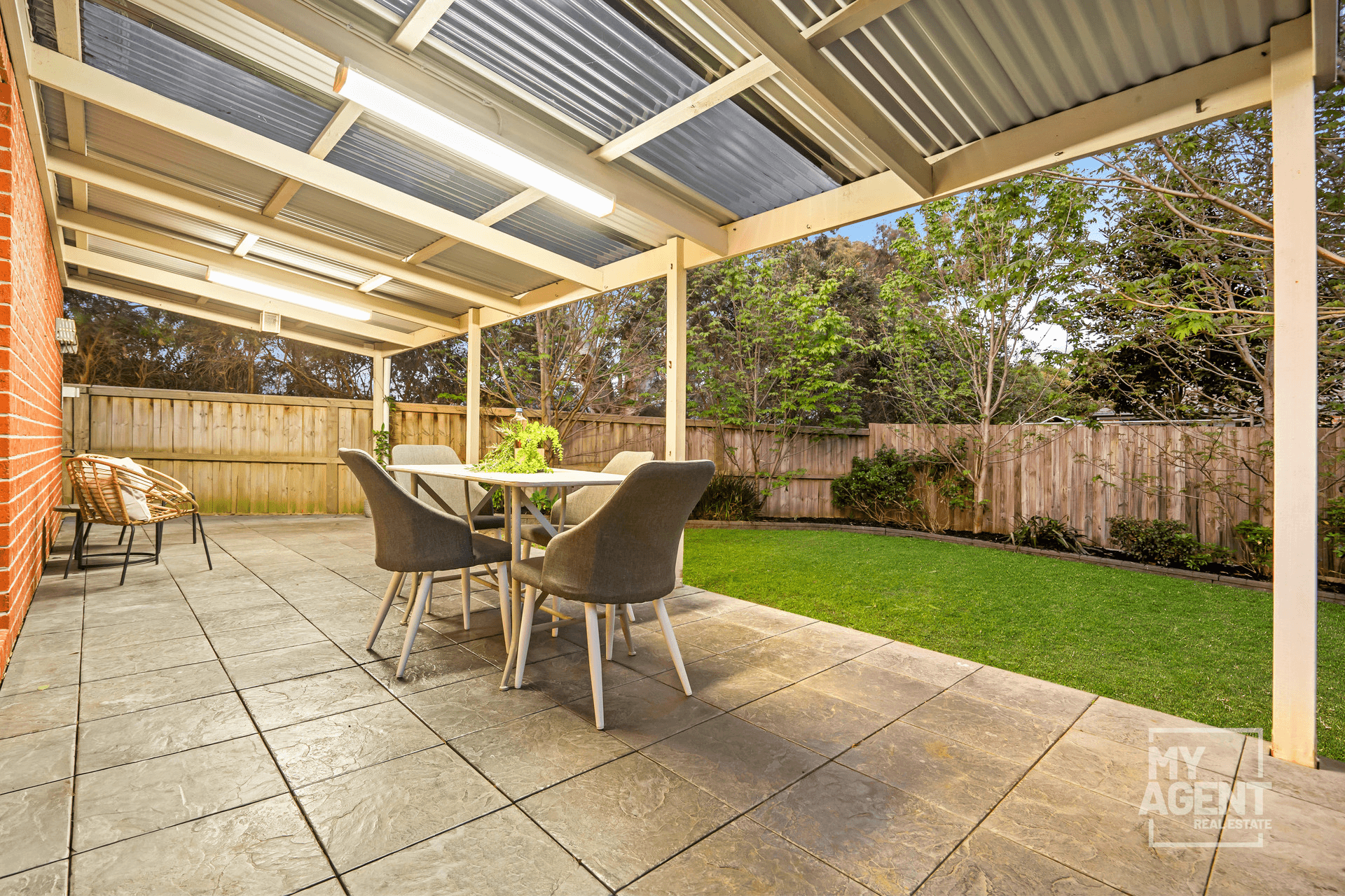 14 Kinkora Crescent, South Morang, VIC 3752