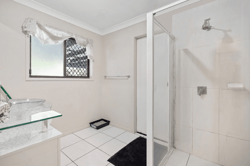 5 Dampier Court, Boronia Heights, QLD 4124