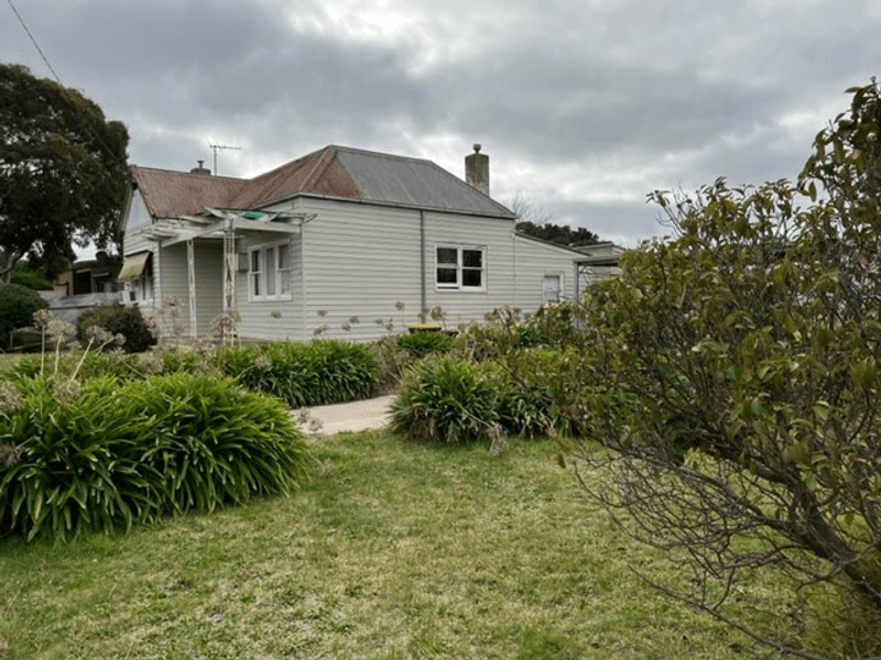 8 Blake Street, Ararat, VIC 3377