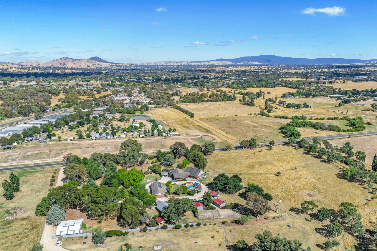 30 Greenvale Lane, MANSFIELD, VIC 3722