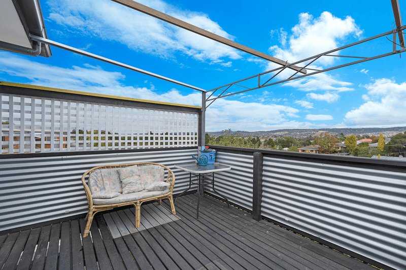 8 Crandon Crescent, NEWNHAM, TAS 7248