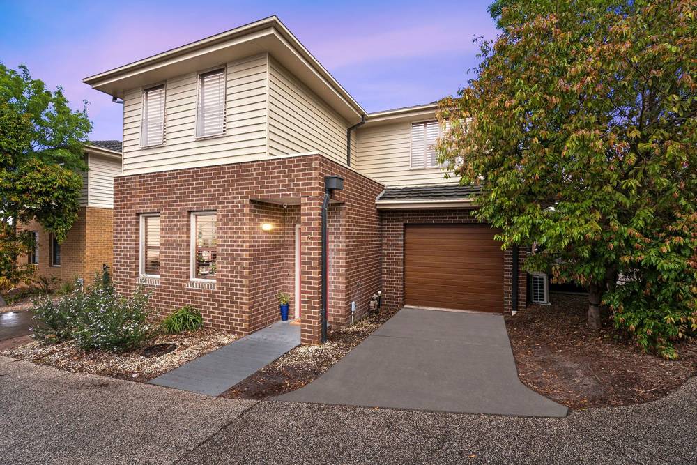 2/100-108 West Fyans Street, Newtown, VIC 3220