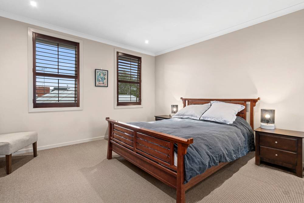 2/100-108 West Fyans Street, Newtown, VIC 3220