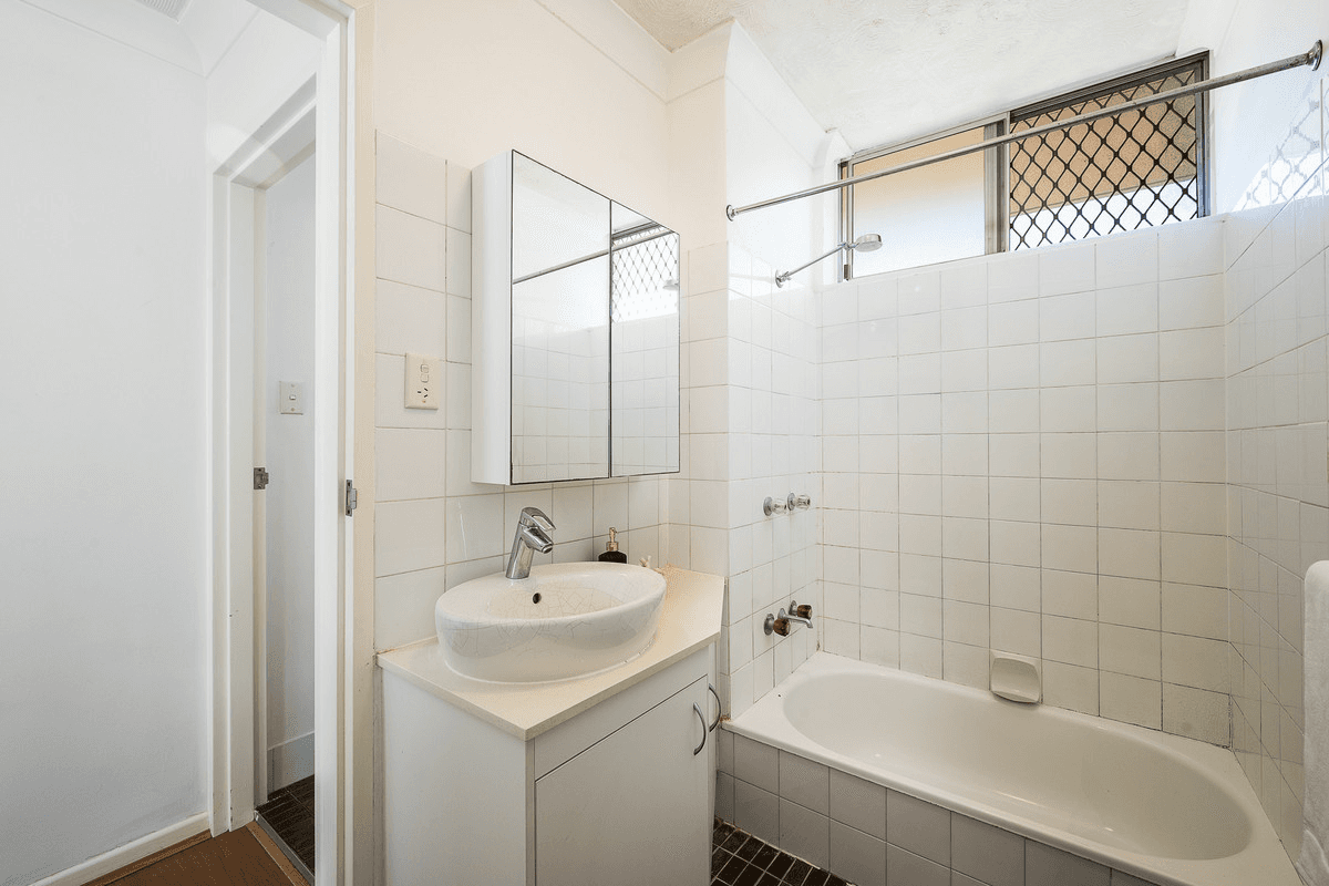 2/10 Stuckey Road, Clayfield, QLD 4011
