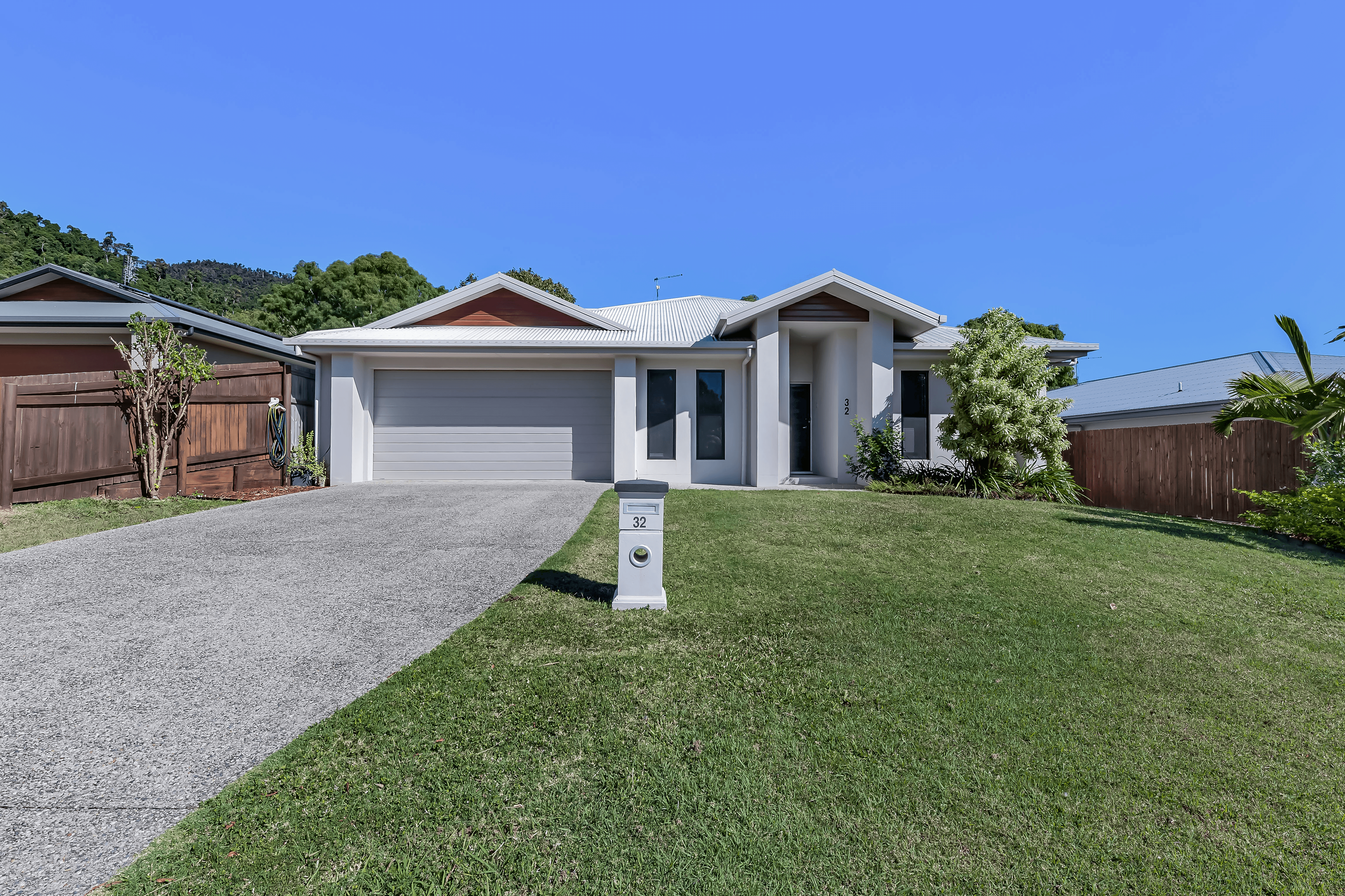 32 Twin Creek Court, CANNONVALE, QLD 4802