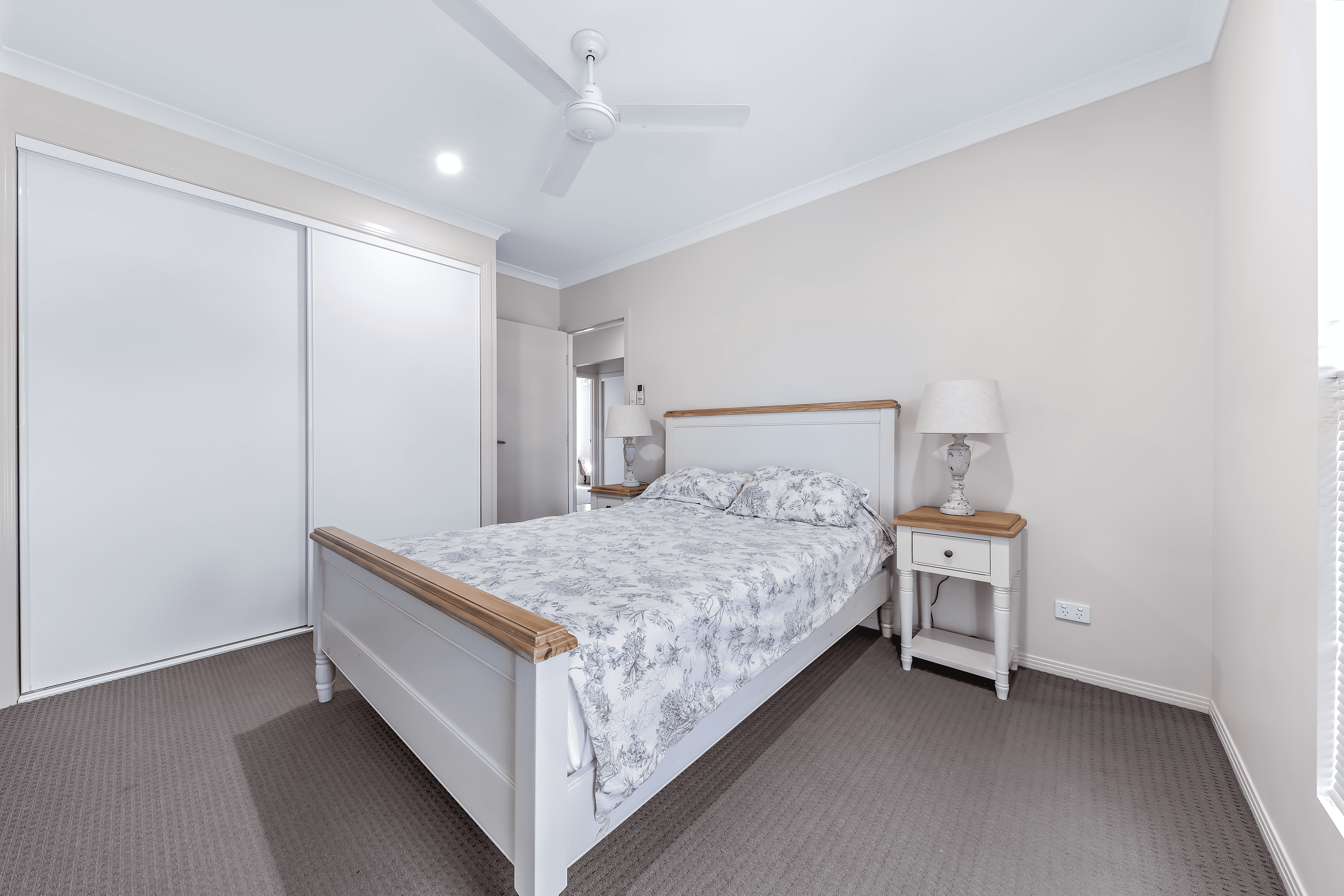 32 Twin Creek Court, CANNONVALE, QLD 4802