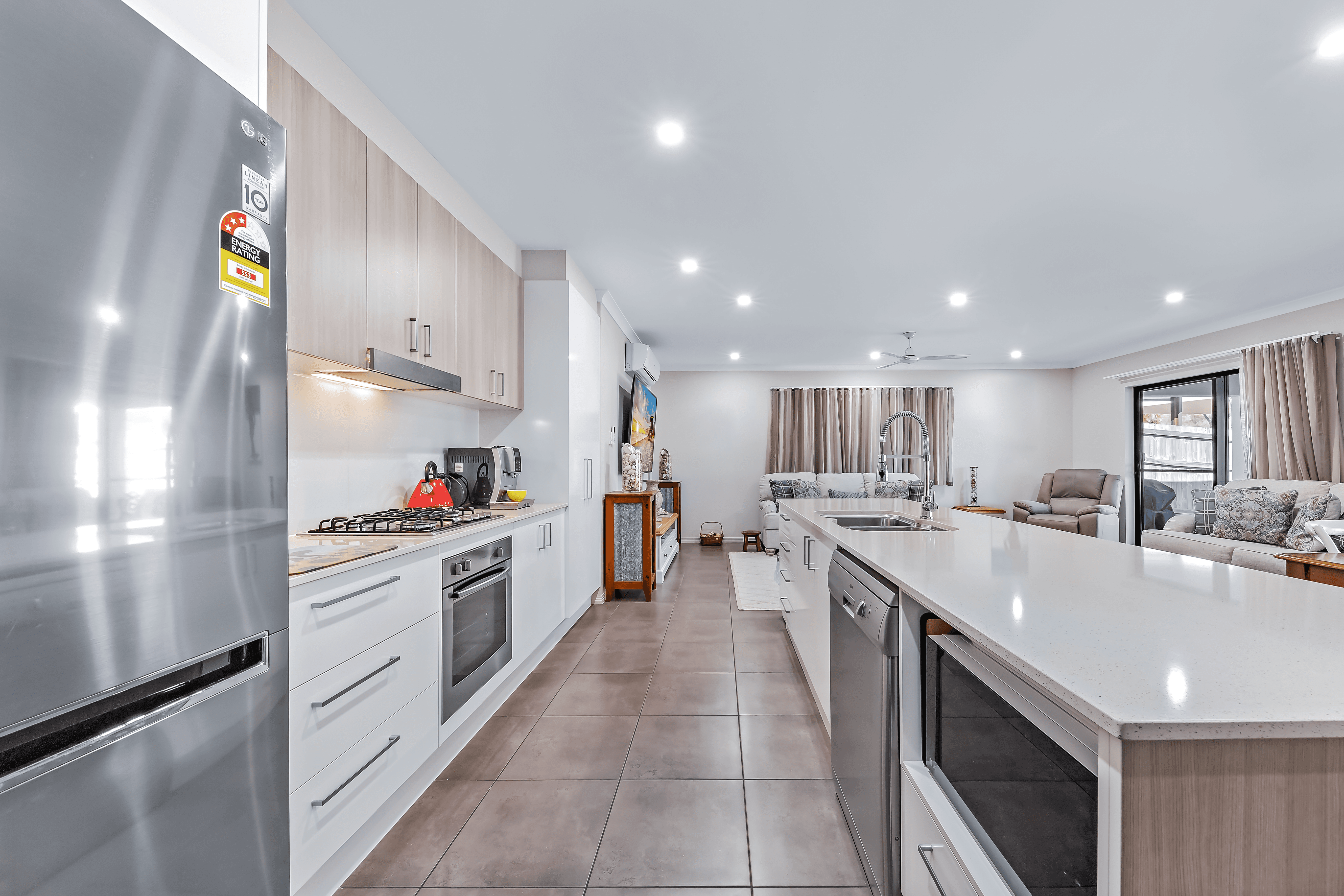 32 Twin Creek Court, CANNONVALE, QLD 4802