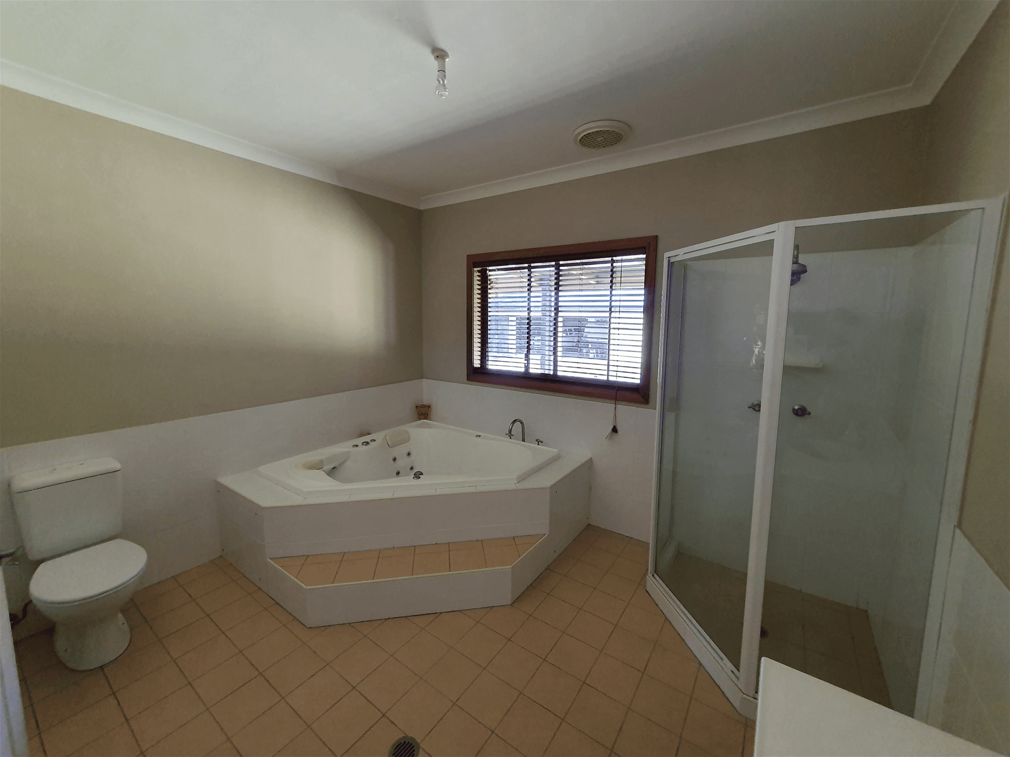 4 Thorne Street, LAKE CONJOLA, NSW 2539