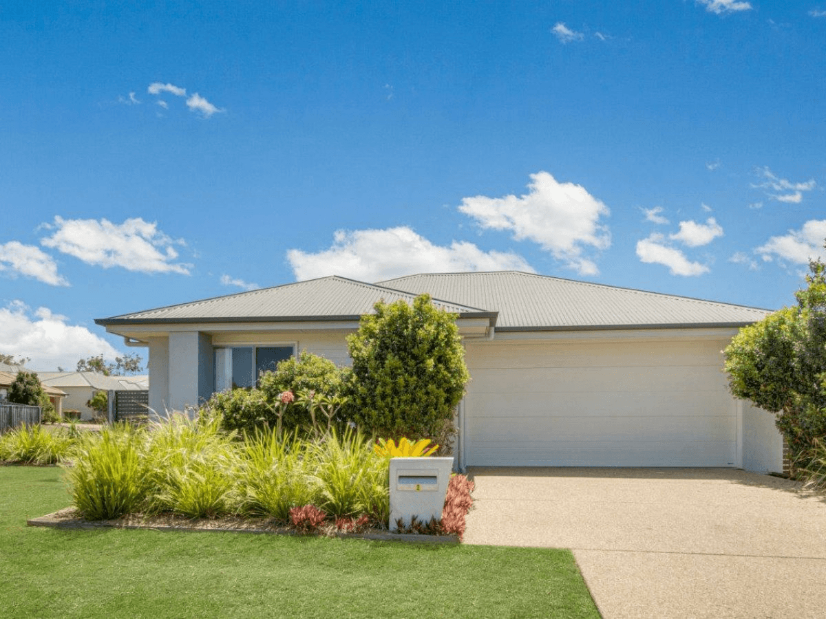 2 Wabby Street, BOYNE ISLAND, QLD 4680