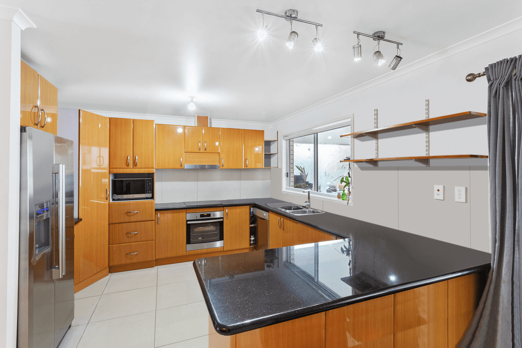 42 Grace Street, SCARBOROUGH, QLD 4020