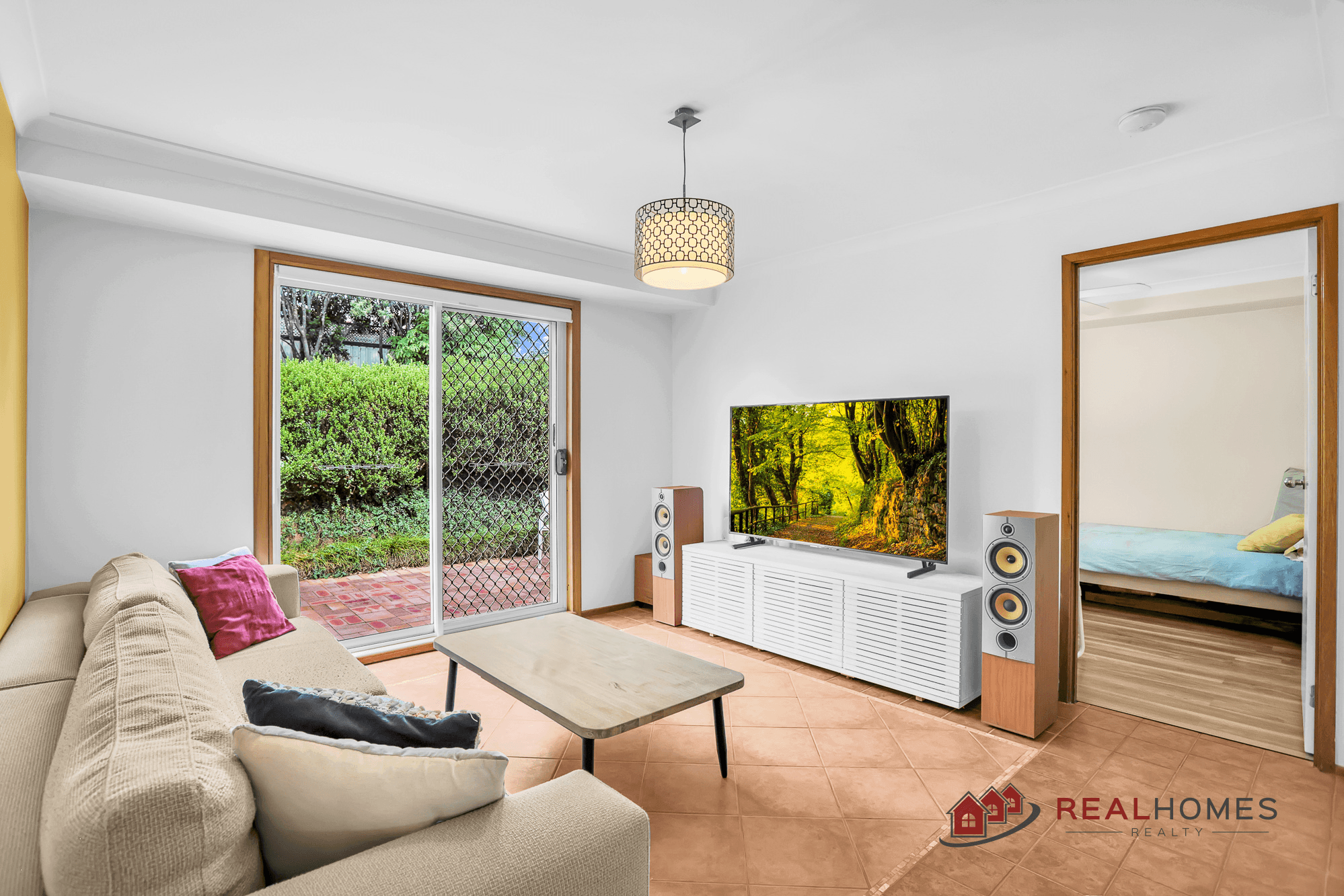 8 Osprey Place, CLAREMONT MEADOWS, NSW 2747
