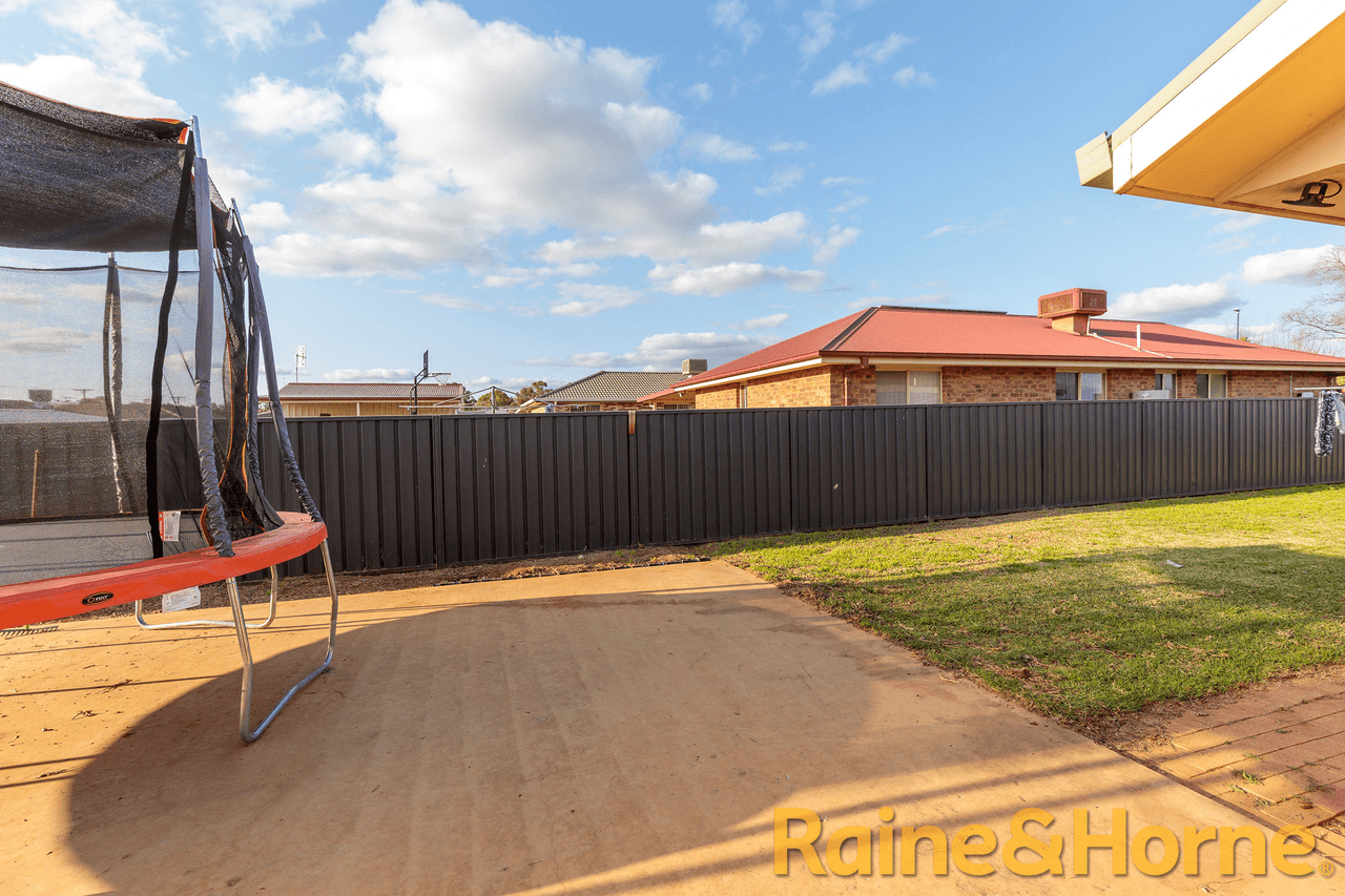 12 Doncaster Avenue, DUBBO, NSW 2830