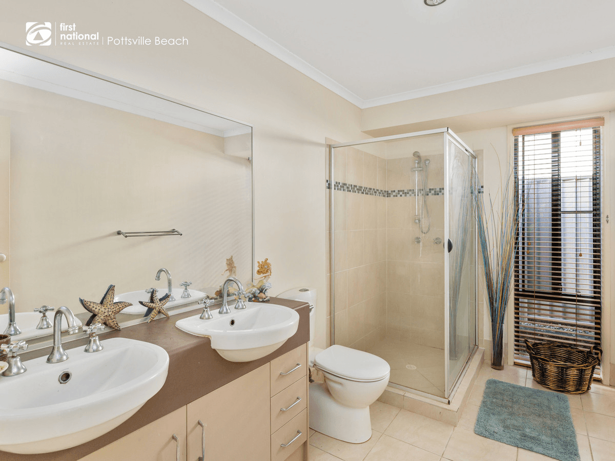 72 Newcastle Drive, Pottsville, NSW 2489