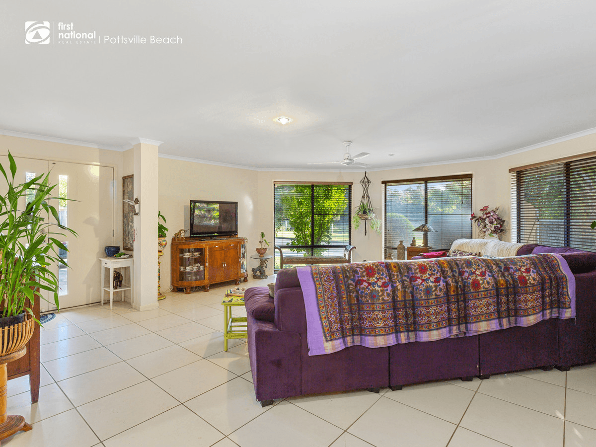 72 Newcastle Drive, Pottsville, NSW 2489