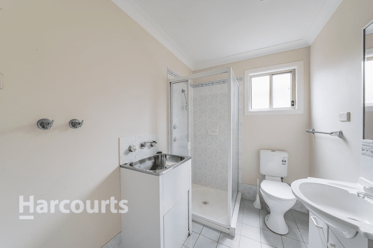 27 & 27a  Loddon Crescent, Campbelltown, NSW 2560