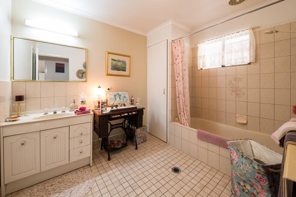 15 Lurline Drive, PROSERPINE, QLD 4800