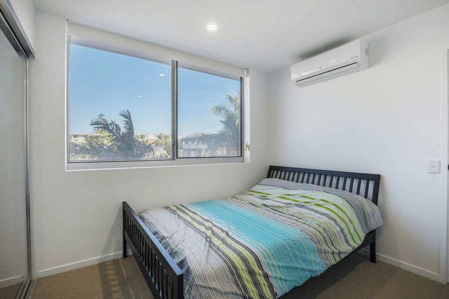 26 Spendelove Avenue, SOUTHPORT, QLD 4215