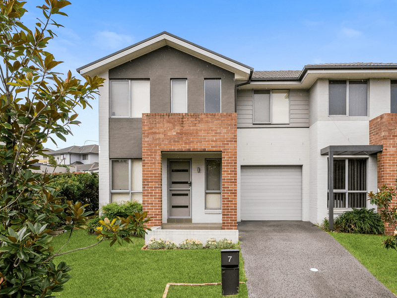 7 Morley Place, GLENFIELD, NSW 2167