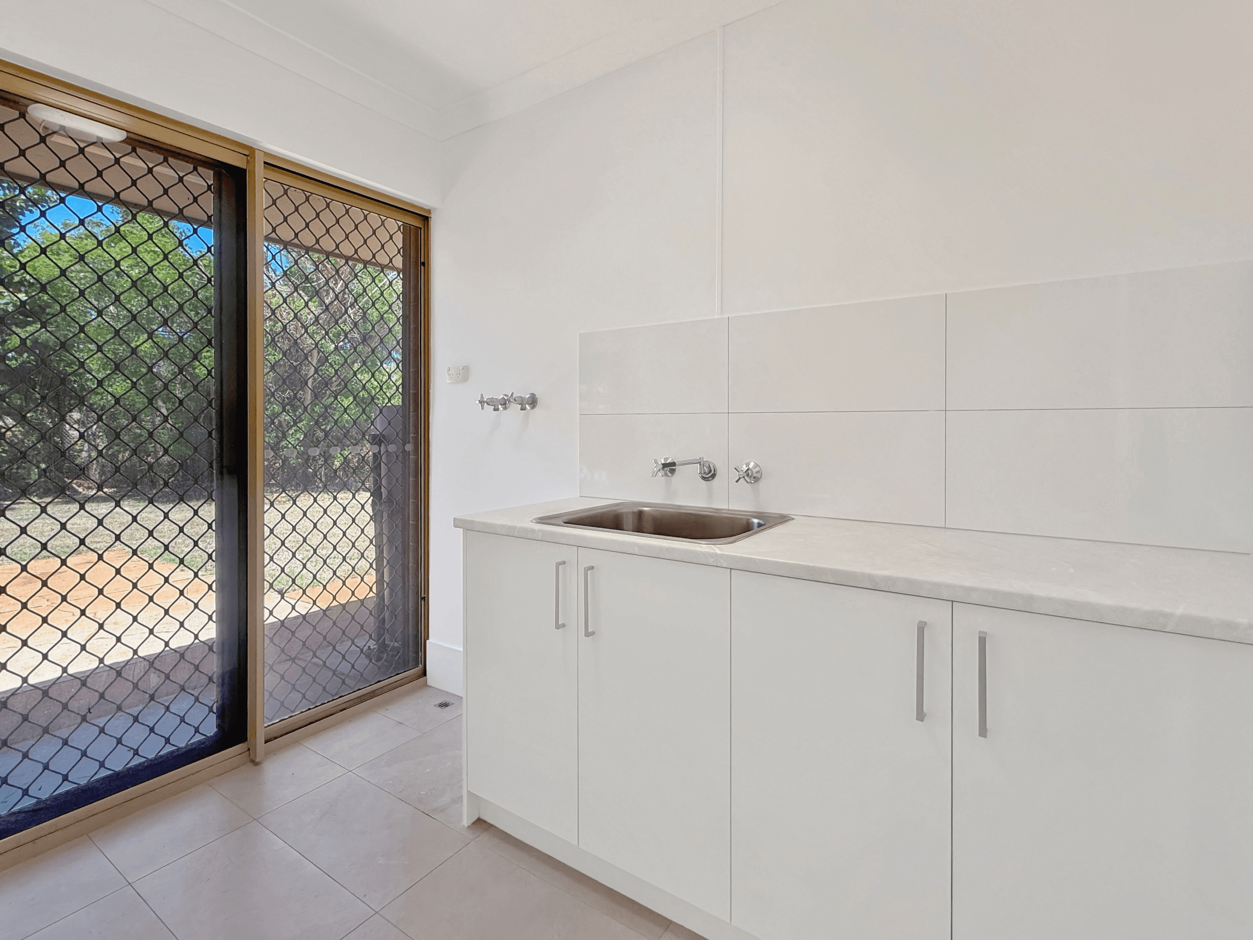 8 Flinders Crescent, Dampier, WA 6713