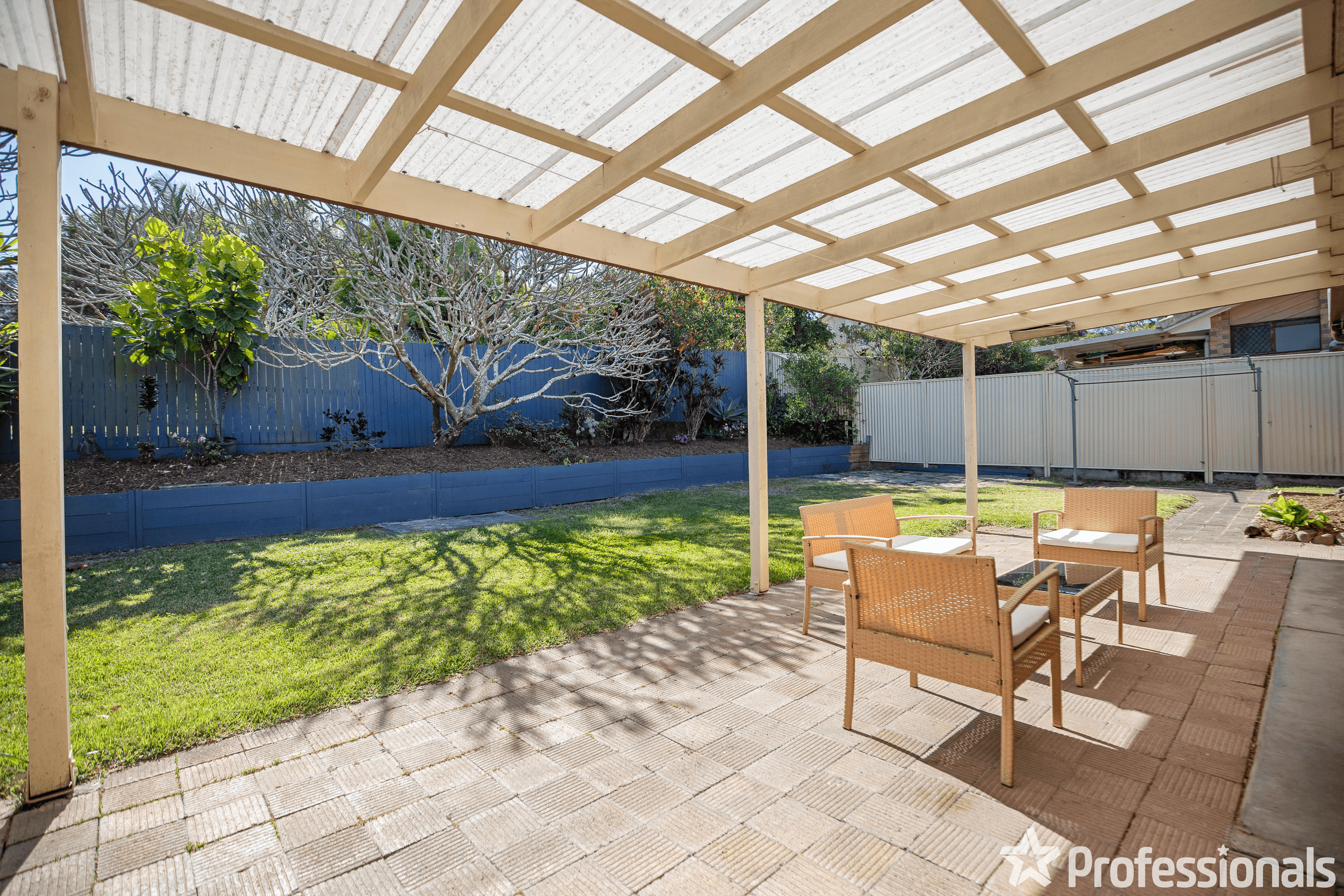 4 Rangeview Court, BURLEIGH WATERS, QLD 4220