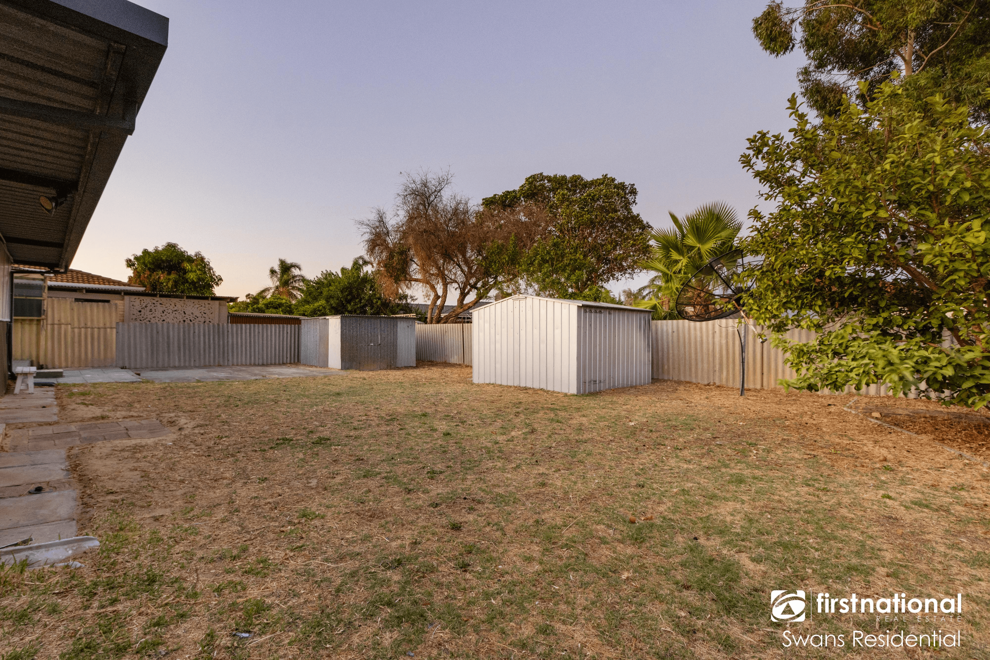 18 Clovertree Street, MADDINGTON, WA 6109