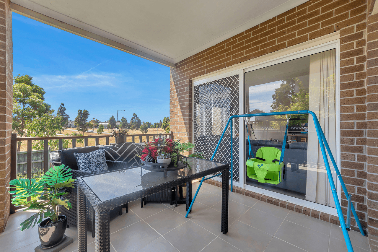 55 Olsen Retreat, CAROLINE SPRINGS, VIC 3023