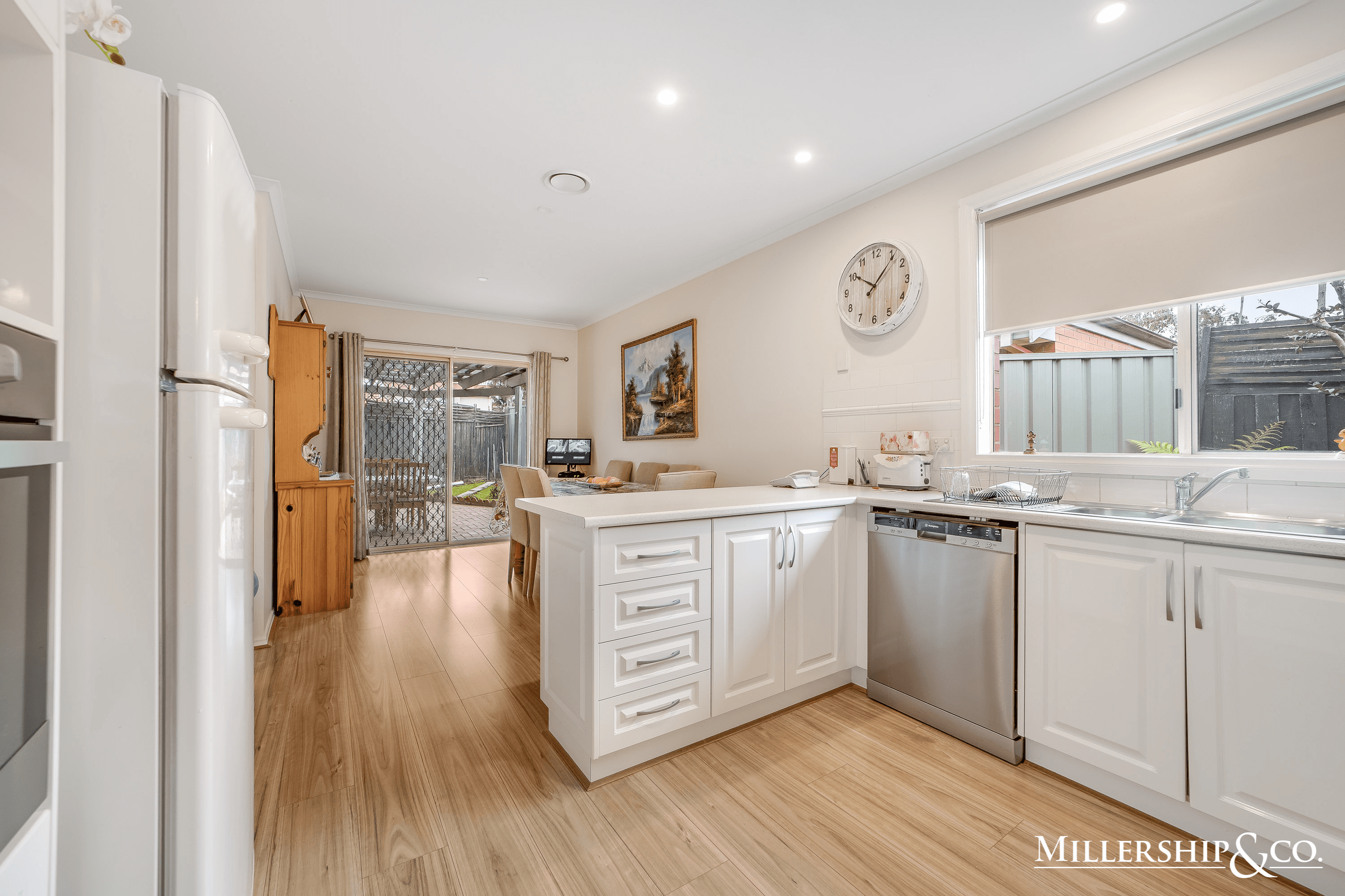 5 Cedarwood Court, MILL PARK, VIC 3082