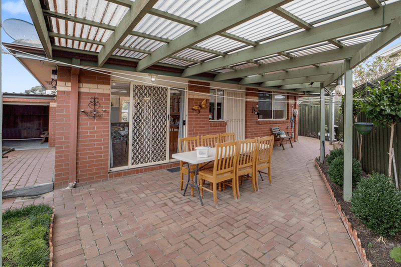 5 Cedarwood Court, MILL PARK, VIC 3082