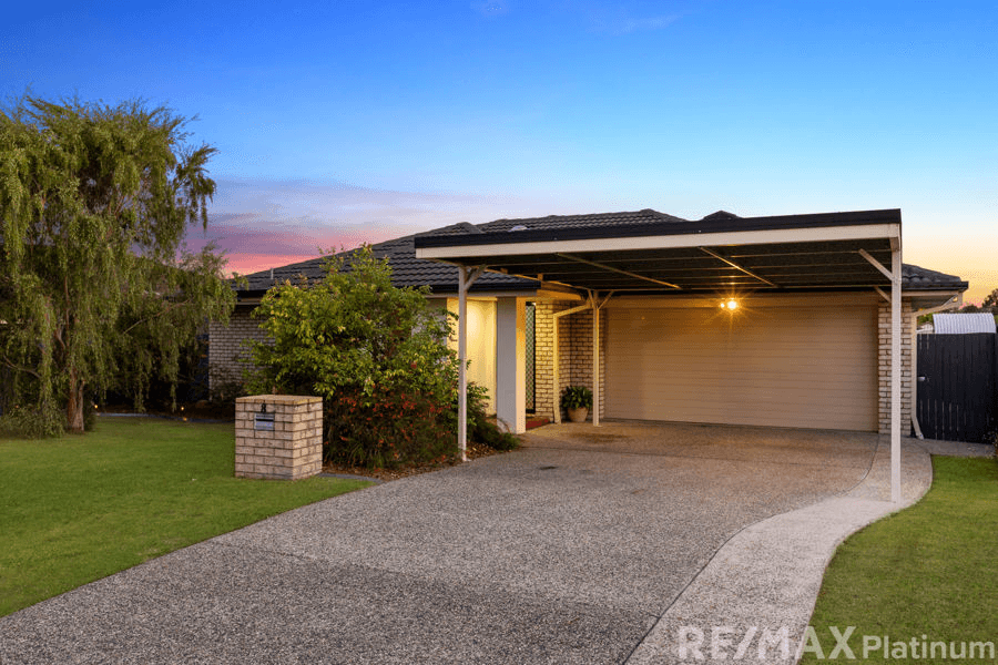 8 Bluegrass Place, MORAYFIELD, QLD 4506