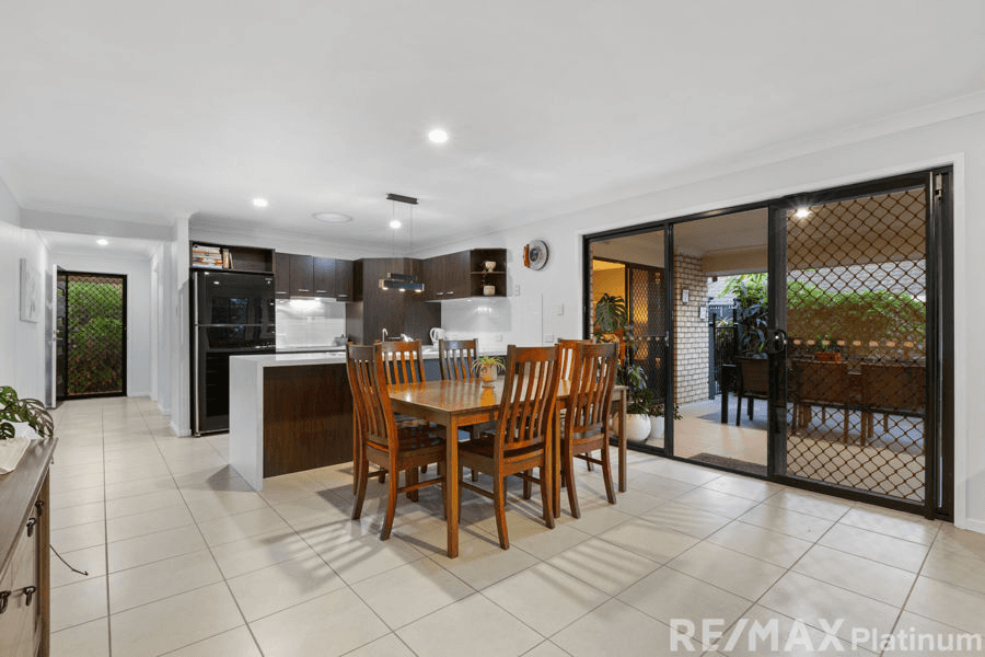 8 Bluegrass Place, MORAYFIELD, QLD 4506