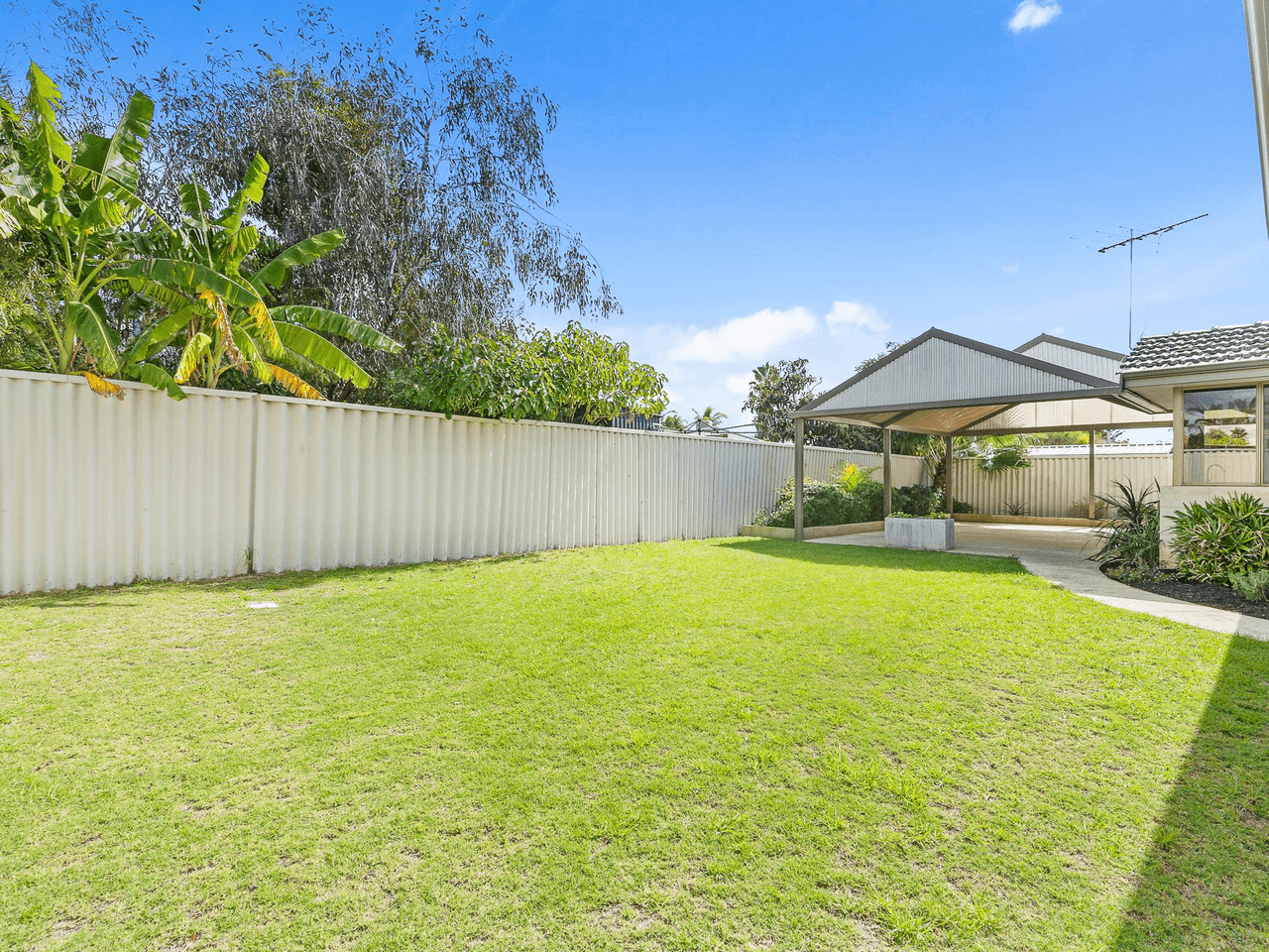 17 Jacaranda Drive, BALLAJURA, WA 6066