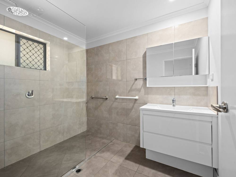 18 Tudor Court, BEERWAH, QLD 4519
