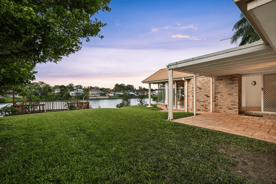 30 Mornington Terrace, ROBINA, QLD 4226