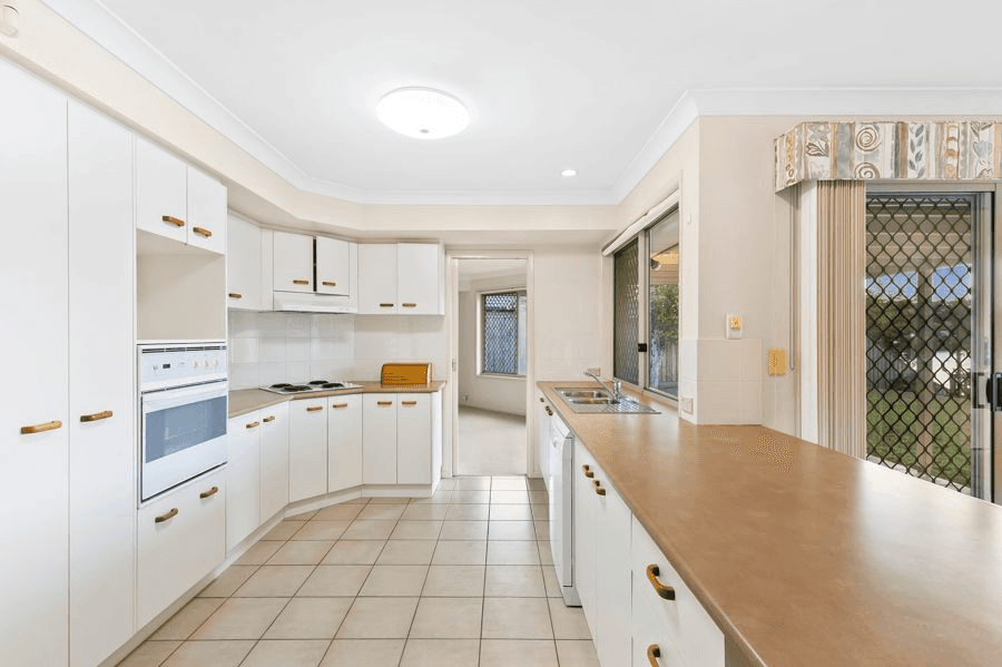 30 Mornington Terrace, ROBINA, QLD 4226