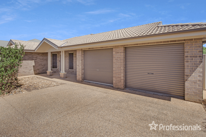 24 Kaloona Drive, Bourkelands, NSW 2650