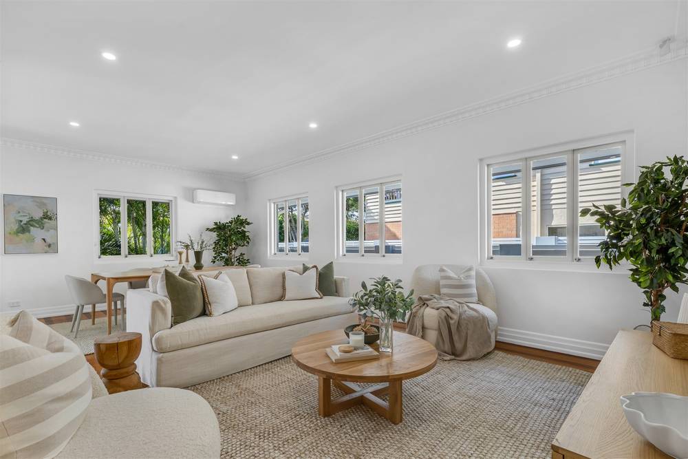 7 Rolle Street, HOLLAND PARK WEST, QLD 4121