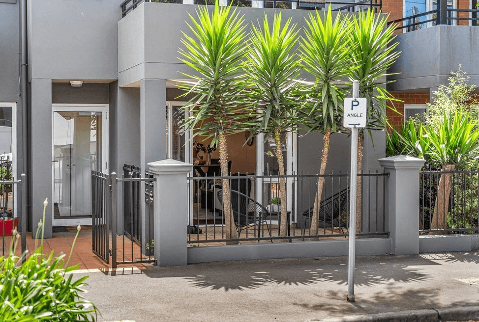 2/33 Princes Street, Port Melbourne, VIC 3207