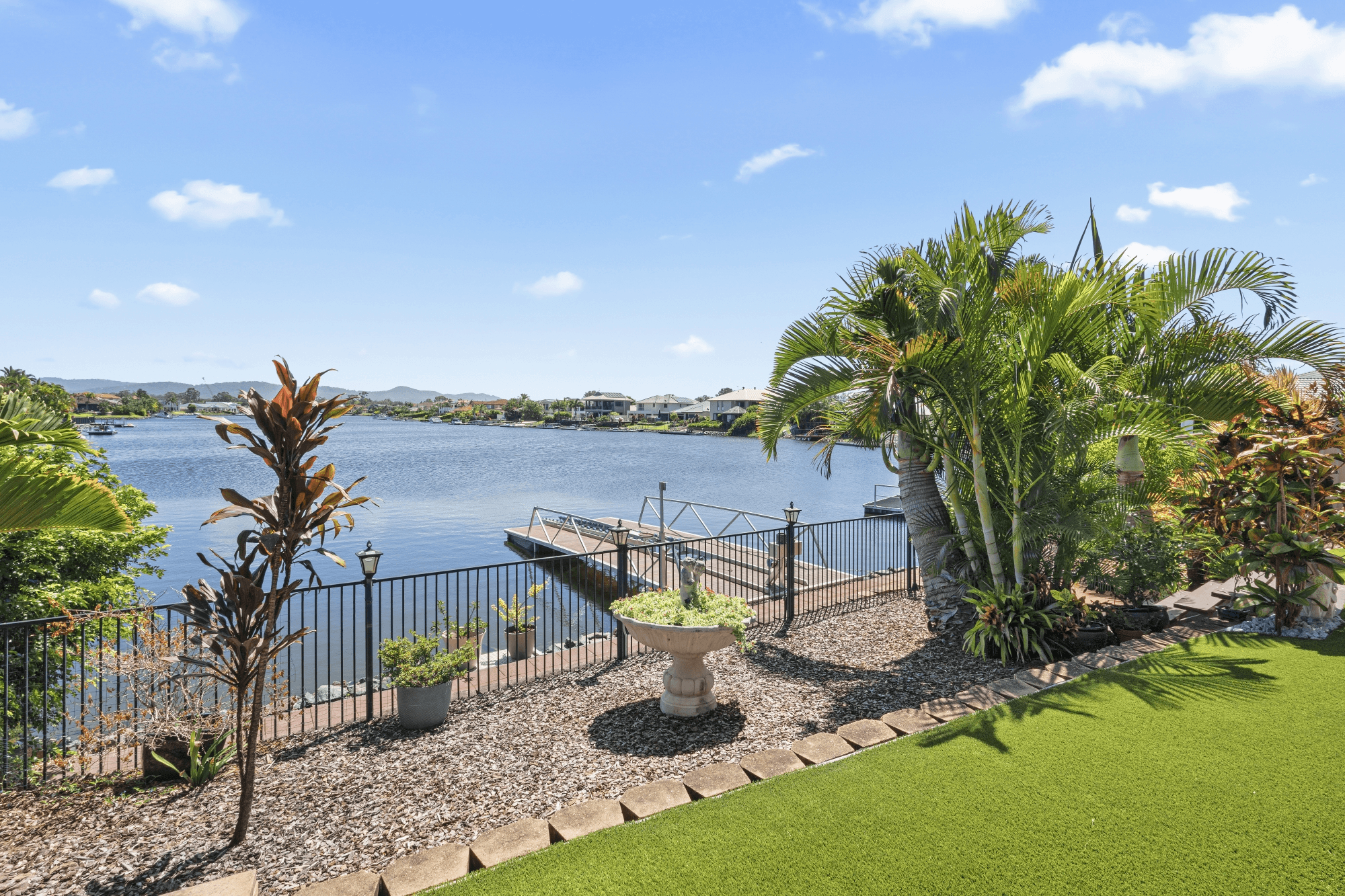 38 John Dalley Drive, HELENSVALE, QLD 4212