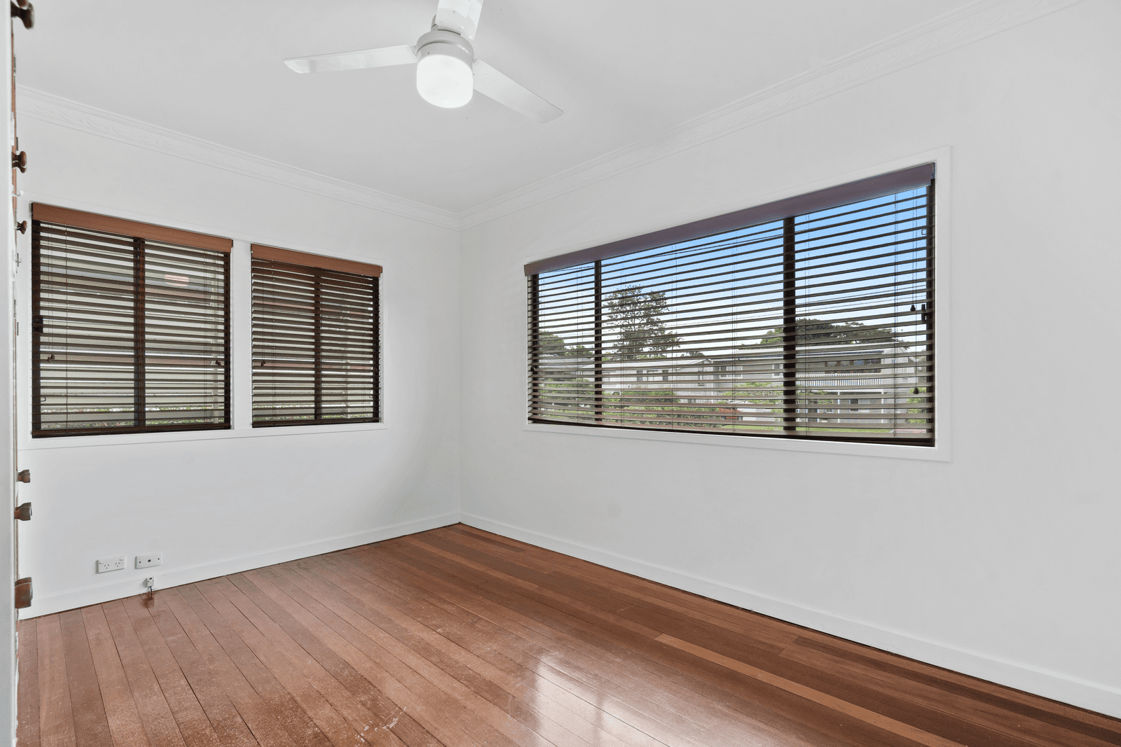 49 Elaroo Street, MORNINGSIDE, QLD 4170