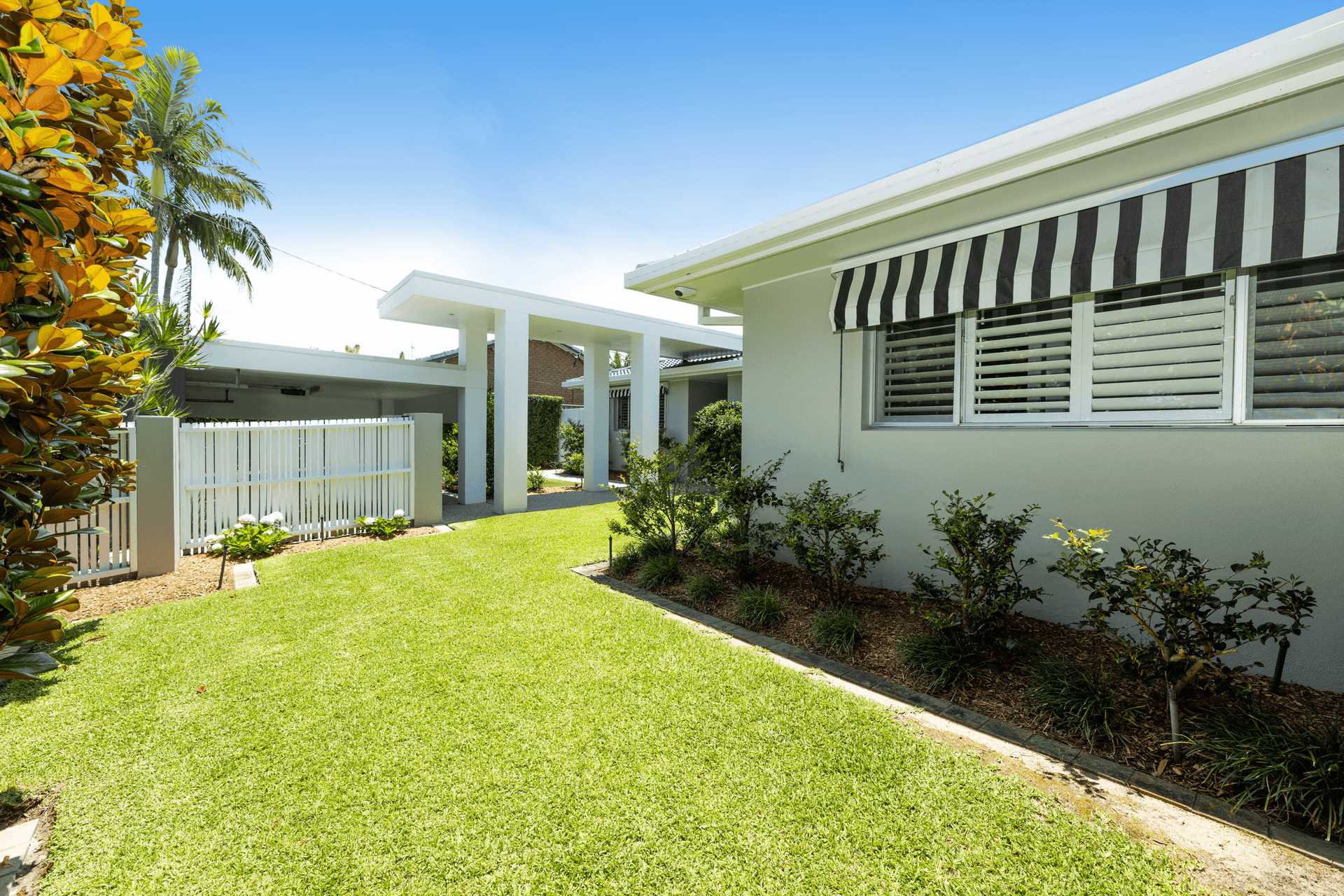 13 Kestrel Drive, Burleigh Waters, QLD 4220