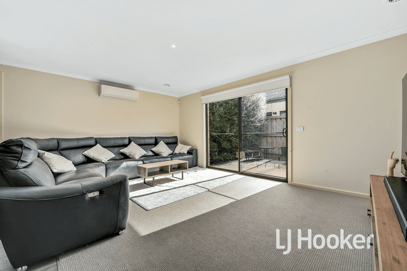 9 Deegan Way, CRANBOURNE EAST, VIC 3977