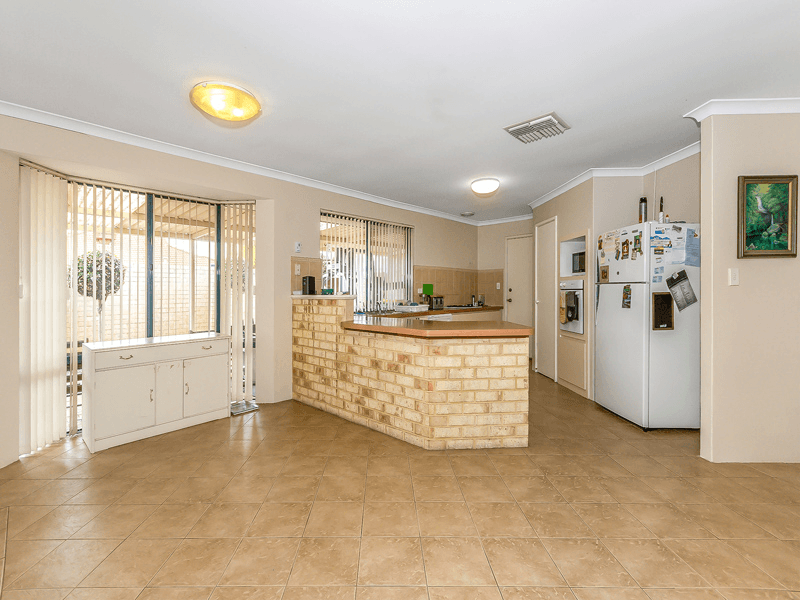 9 AUDLEY PLACE,, CANNING VALE, WA 6155