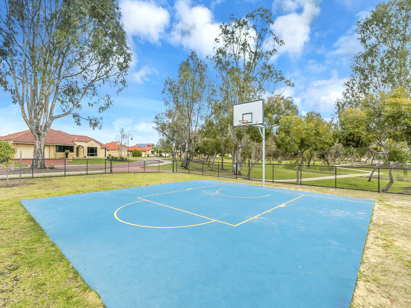 9 AUDLEY PLACE,, CANNING VALE, WA 6155