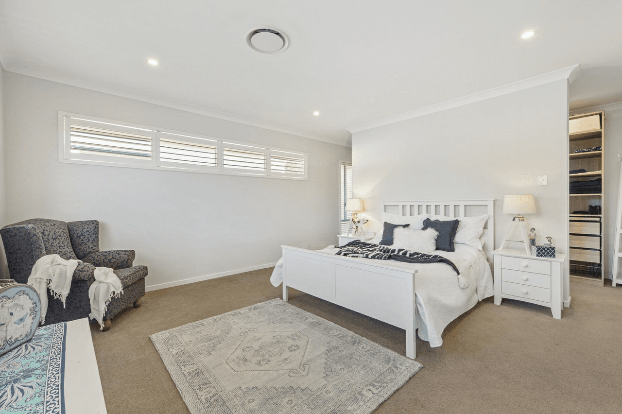 39 Stratton Terrace, WYNNUM, QLD 4178