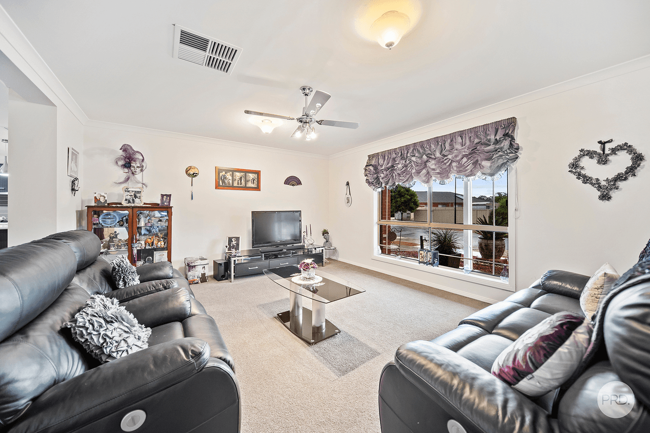 19 Thomas Drive, MARONG, VIC 3515