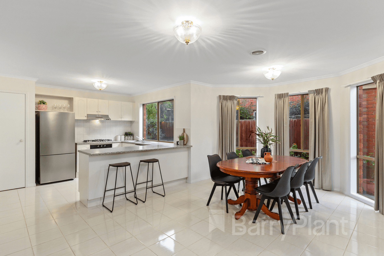 25 Mosman Close, Wantirna South, VIC 3152