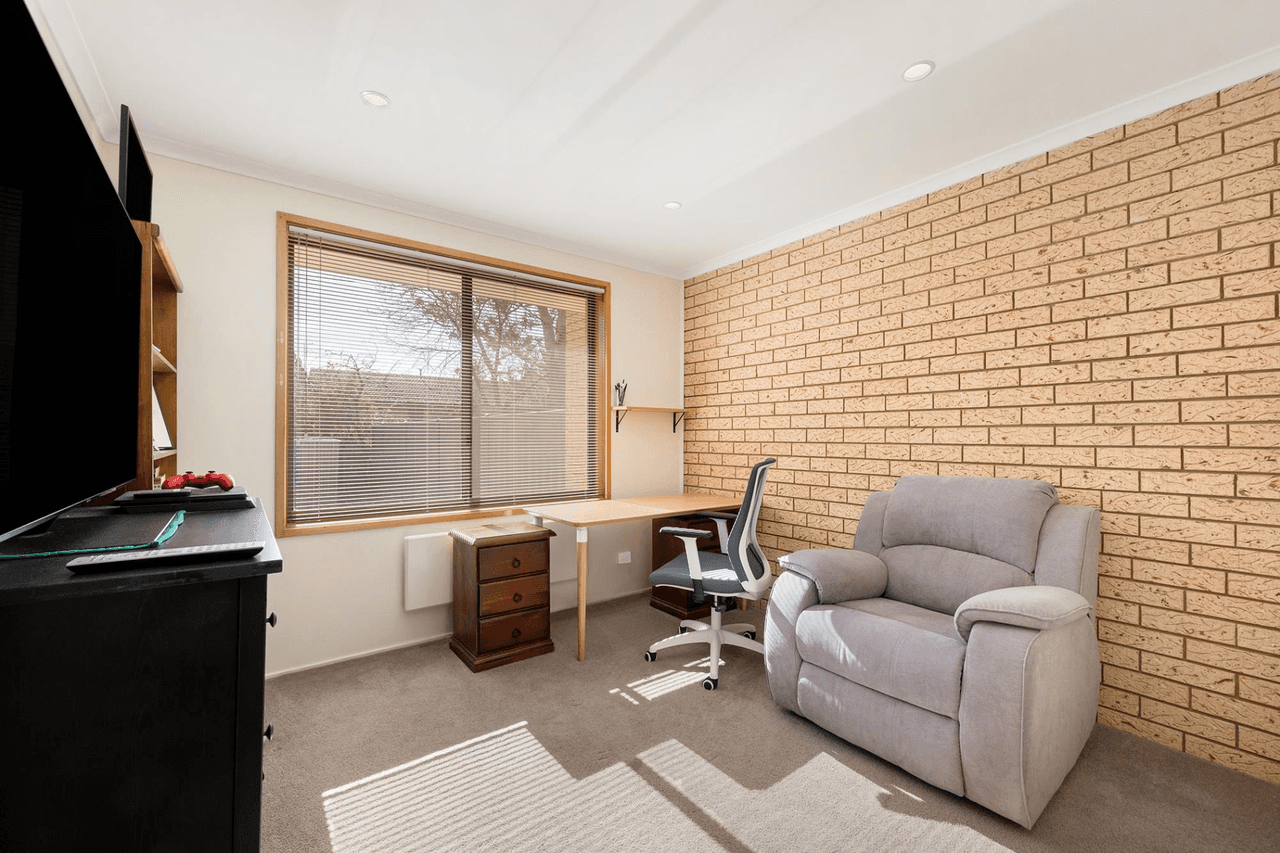 24 Macfarlan Place, LATHAM, ACT 2615