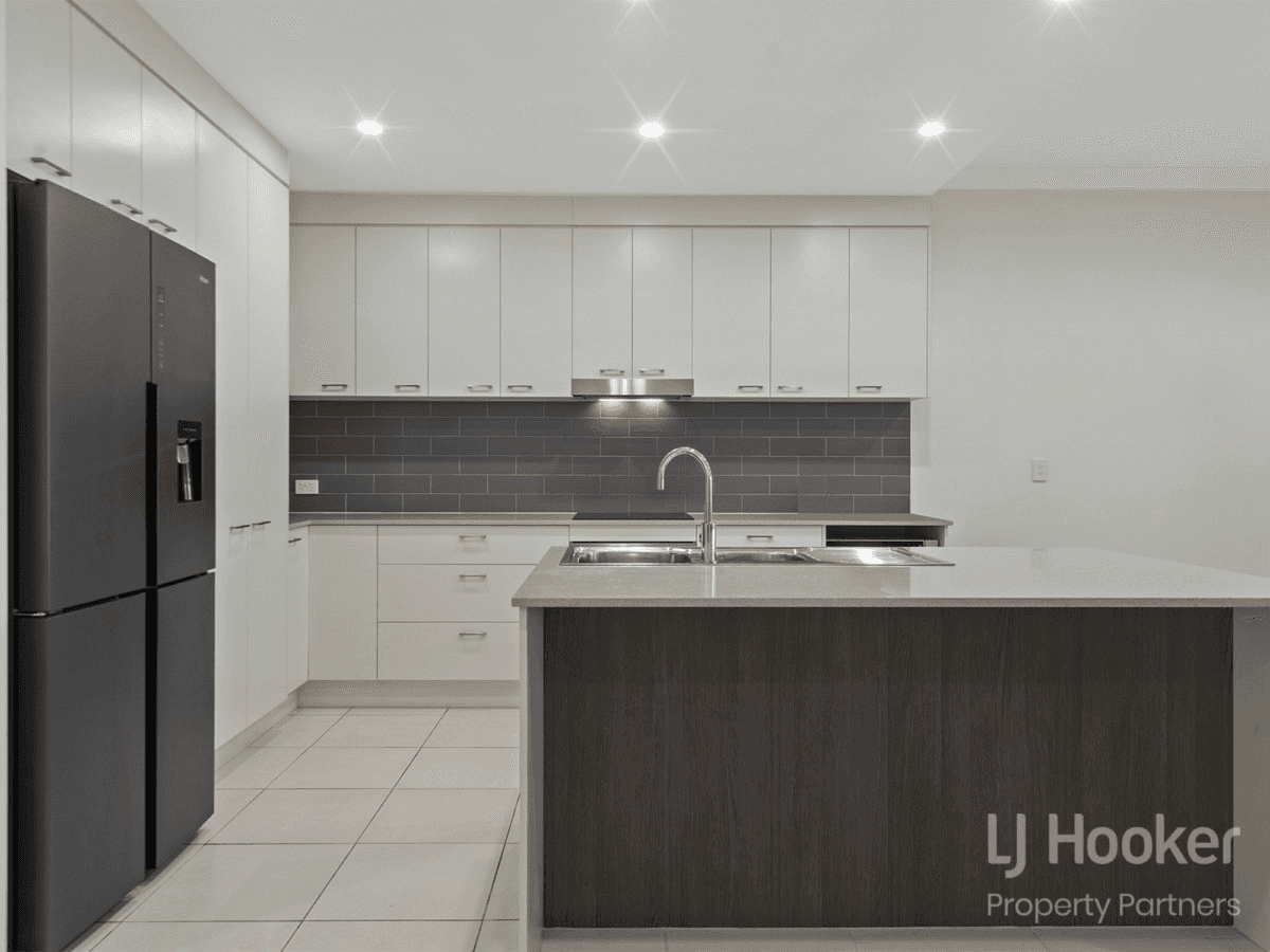 2/1 Luke Close, SUNNYBANK HILLS, QLD 4109