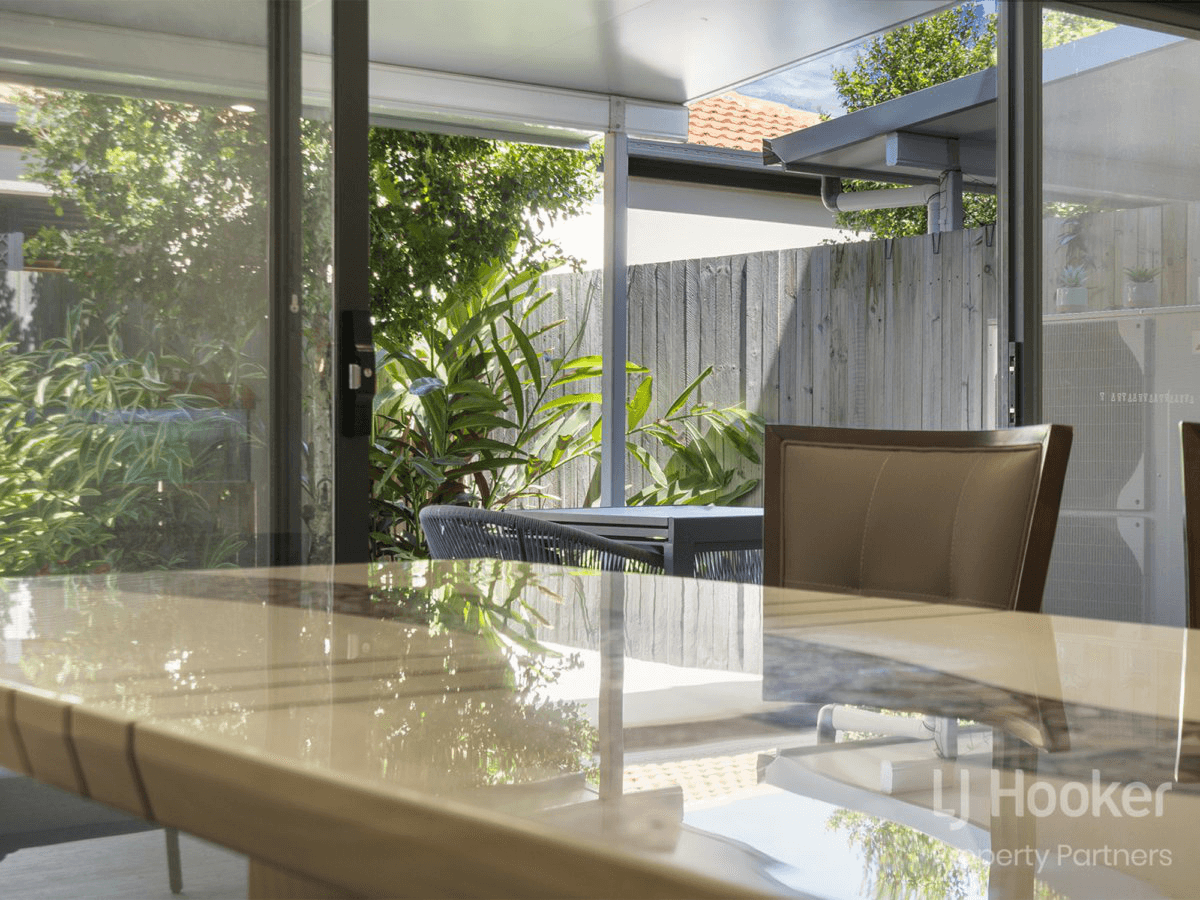 2/1 Luke Close, SUNNYBANK HILLS, QLD 4109
