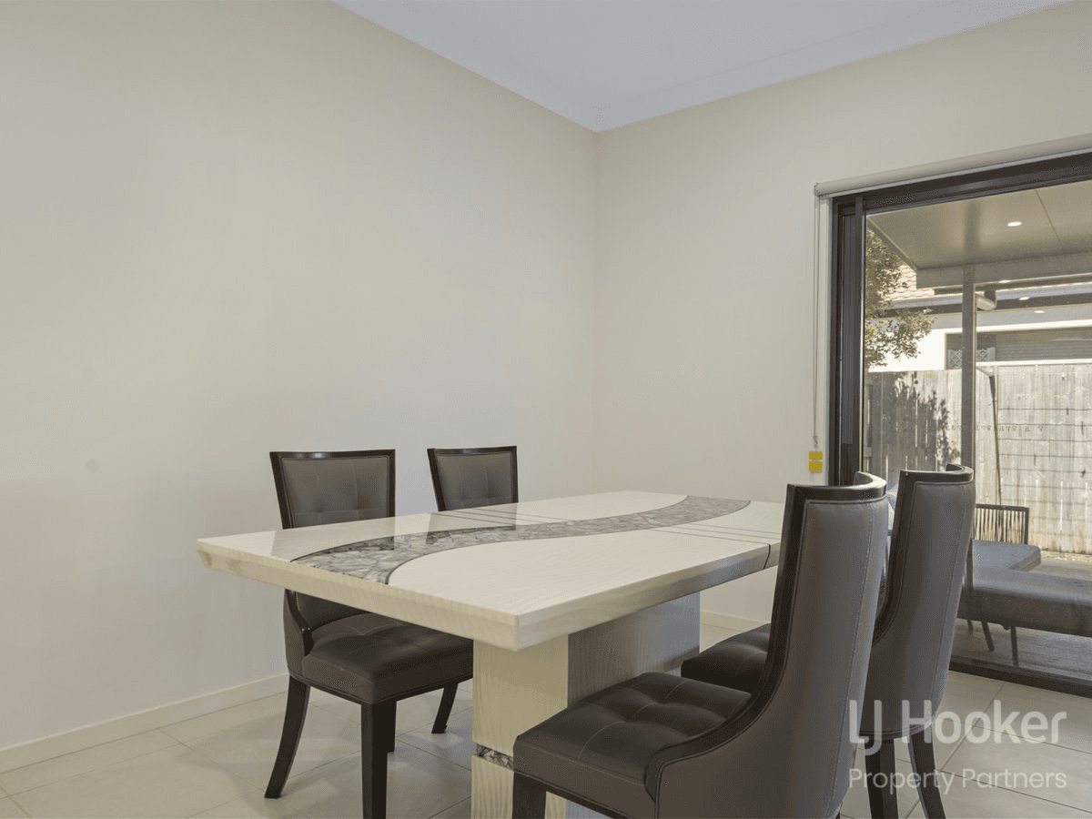 2/1 Luke Close, SUNNYBANK HILLS, QLD 4109